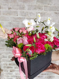 Corazón de Rosas y Orquídeas