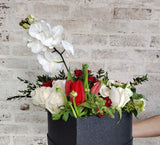 Corazón de Rosas y Orquídeas