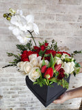 Corazón de Rosas y Orquídeas