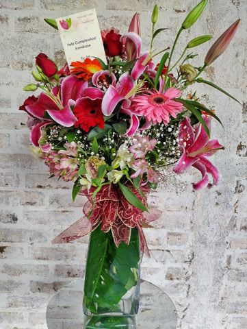 Rosas, Gerberas y Lirios