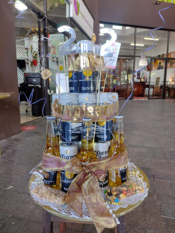 Pastel cervecero con snacks