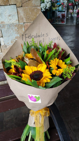 Ramo de Girasoles Con Papel Kraft
