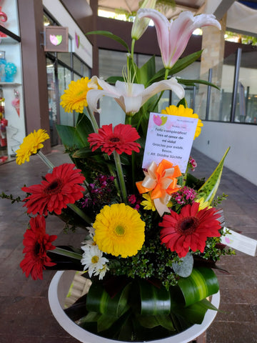 Gerberas y lirios
