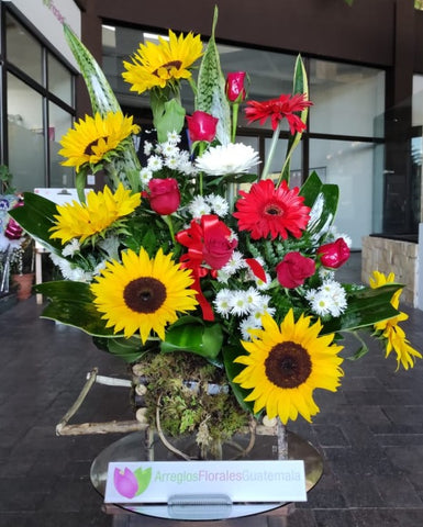 Carreta de Rosas y Girasoles