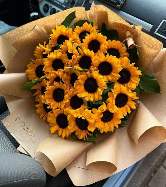 Ramo Buchon de Girasoles – Arreglos Florales Guatemala