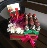 Caja de Fresas y Claveles