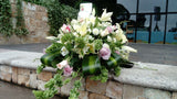Palmatoria, arreglo fúnebre, con variedad de flores naturales blancas