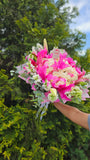 Ramon Buchon con Lirios Rosado y Fucsia.