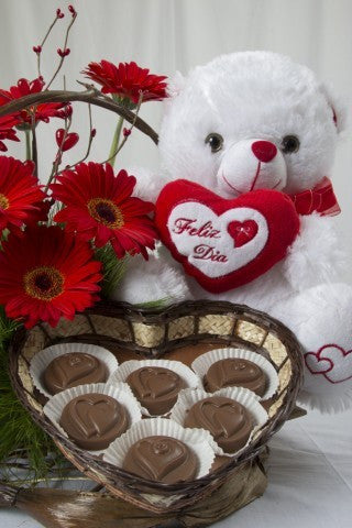 Canasta de Amor con Peluche y Chocolates